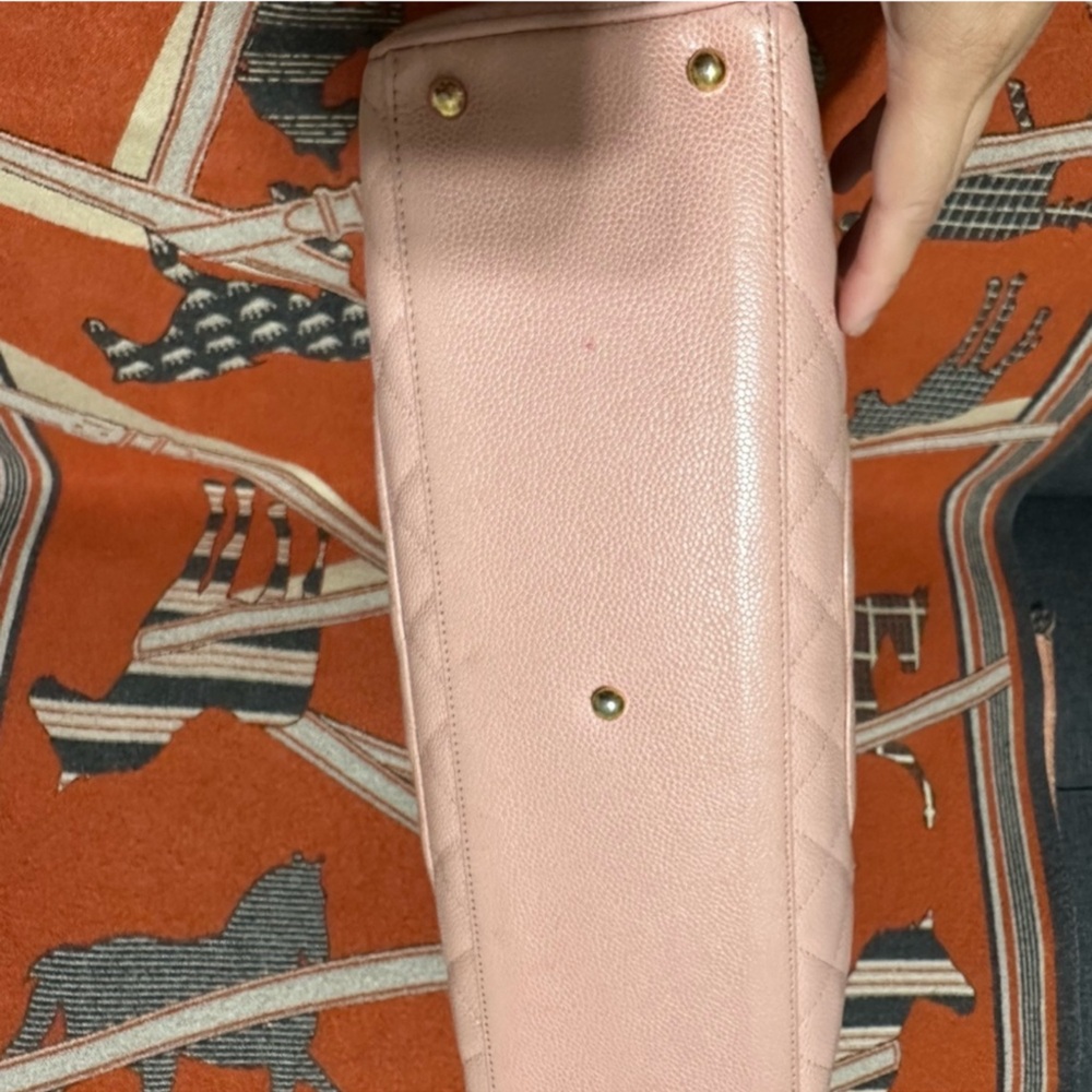 Chanel pink quilted caviar leather bowling bag - Picture 5 of 17